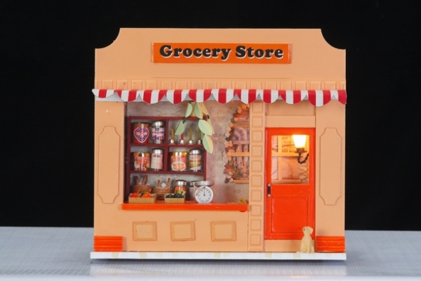 "Grocery Store" The Little Shop DIY as a decoration for shop windows and display cases